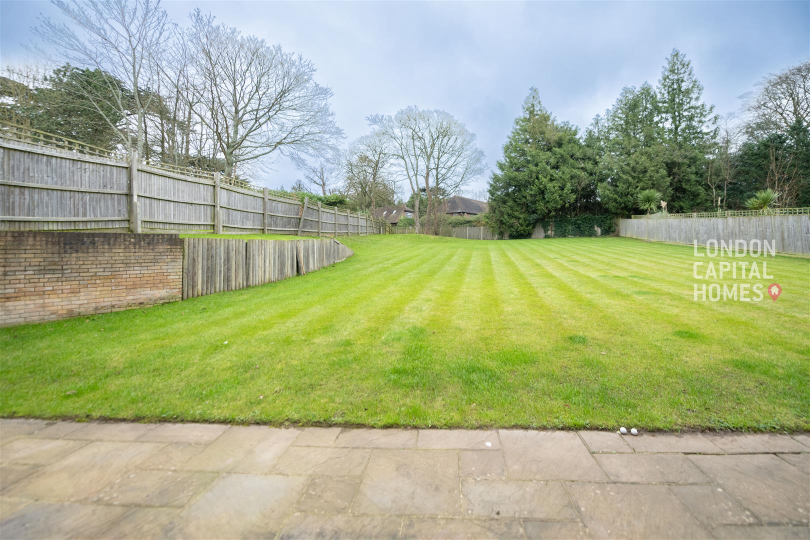 Duchess Crescent, Stanmore